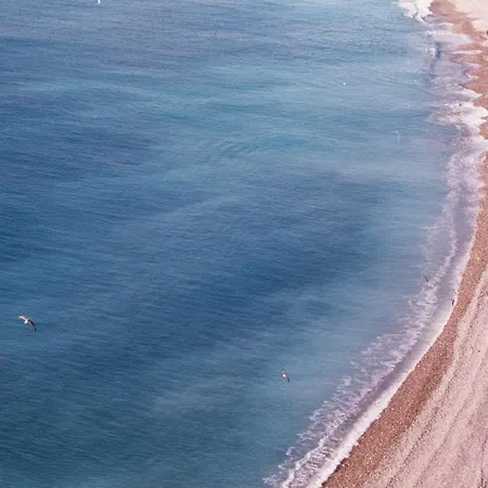 - Beautiful Bright - 10 Min Apartament *