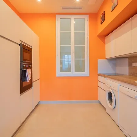 - Beautiful Bright - 10 Min