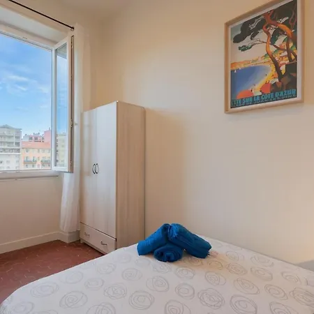 - Beautiful Bright - 10 Min Apartment *