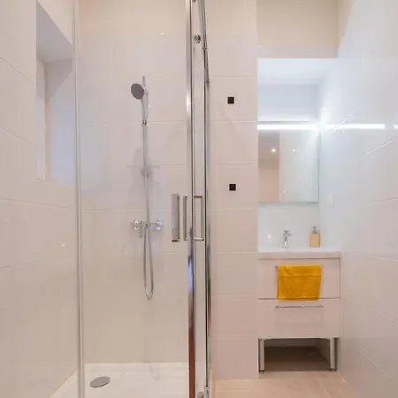 - Beautiful Bright - 10 Min